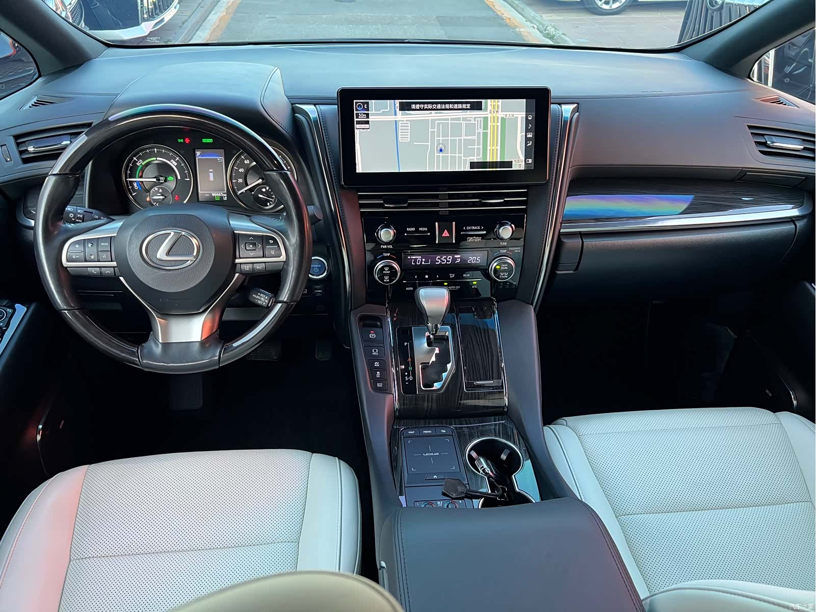 Lexus LM, 2021 11