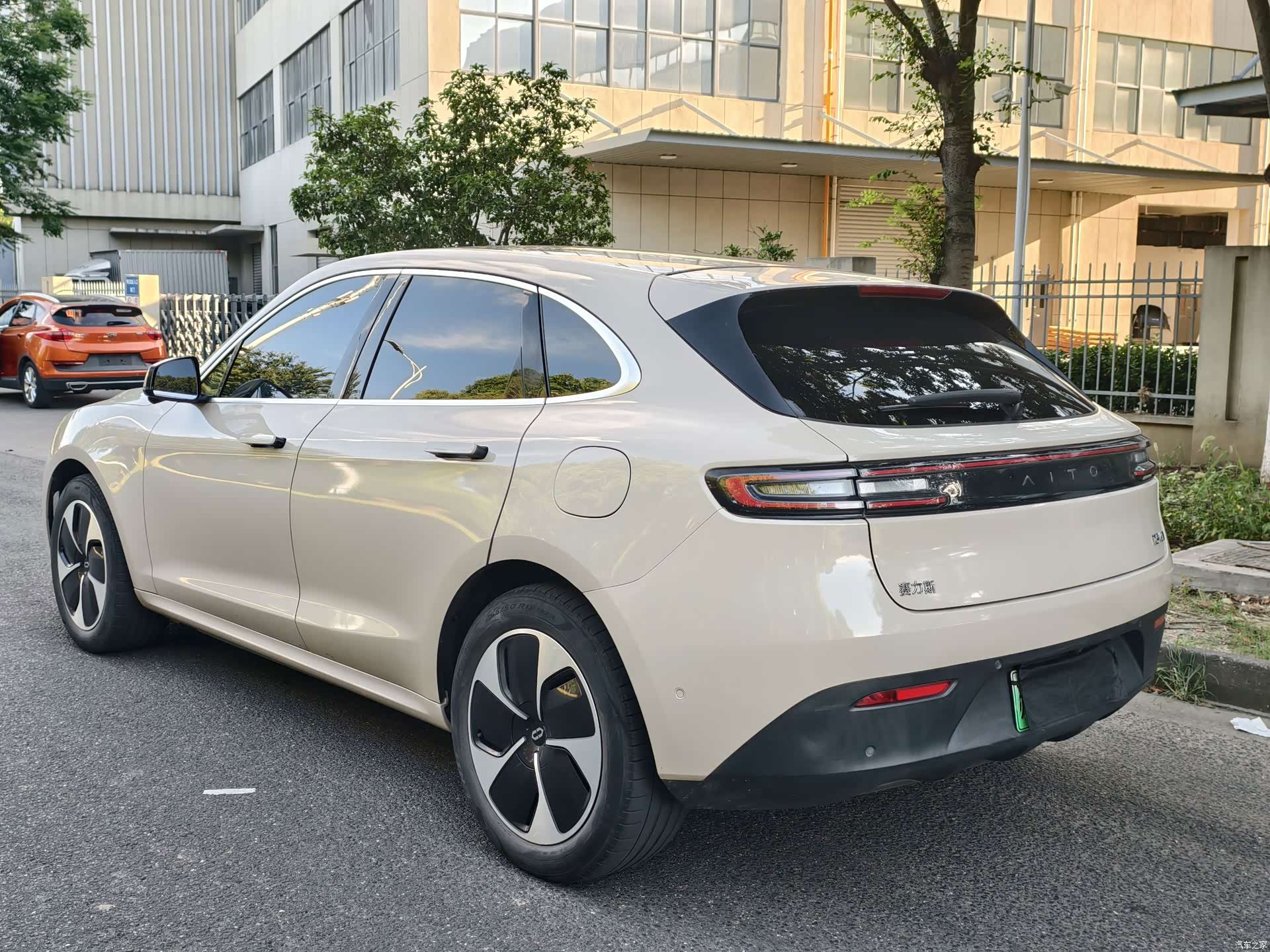AITO M5, 2022 4