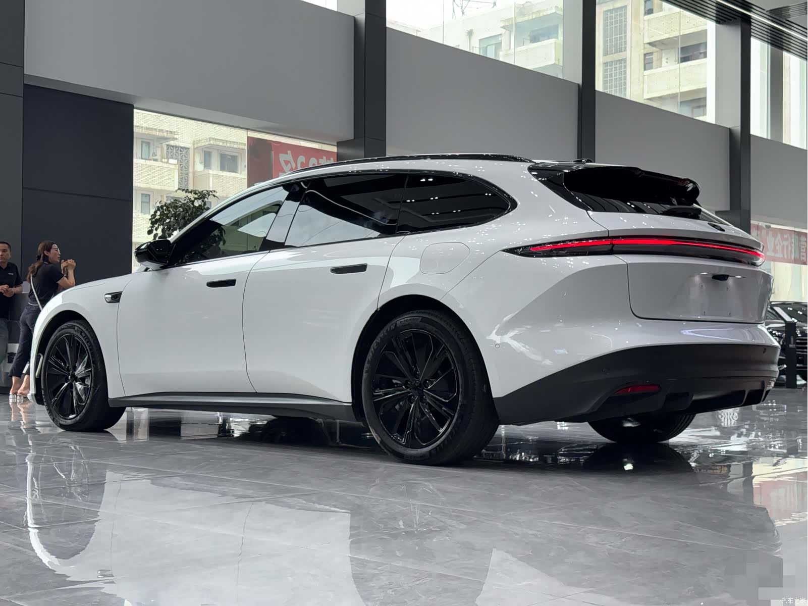 NIO ET5, 2024 10