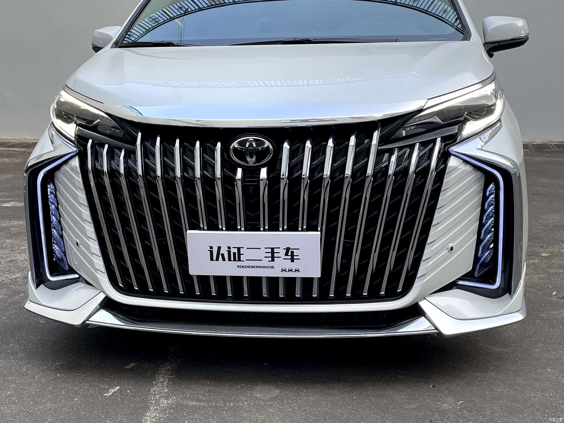 Toyota Granvia, 2025 29
