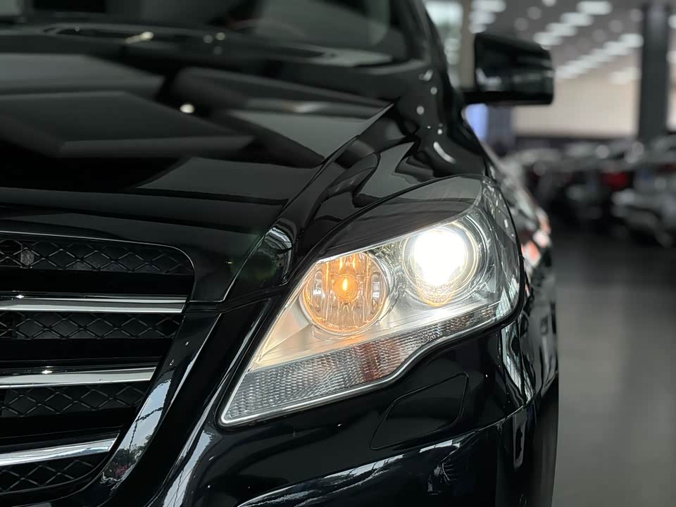 Mercedes-Benz R-class