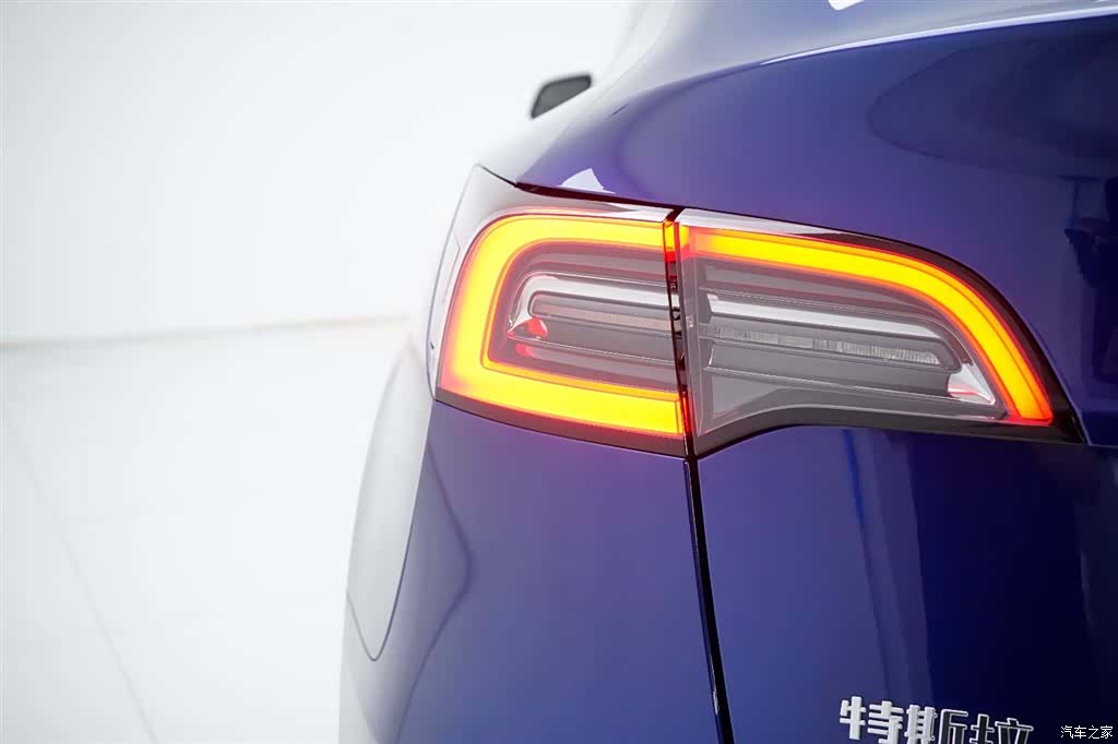 Tesla Model Y, 2024 14