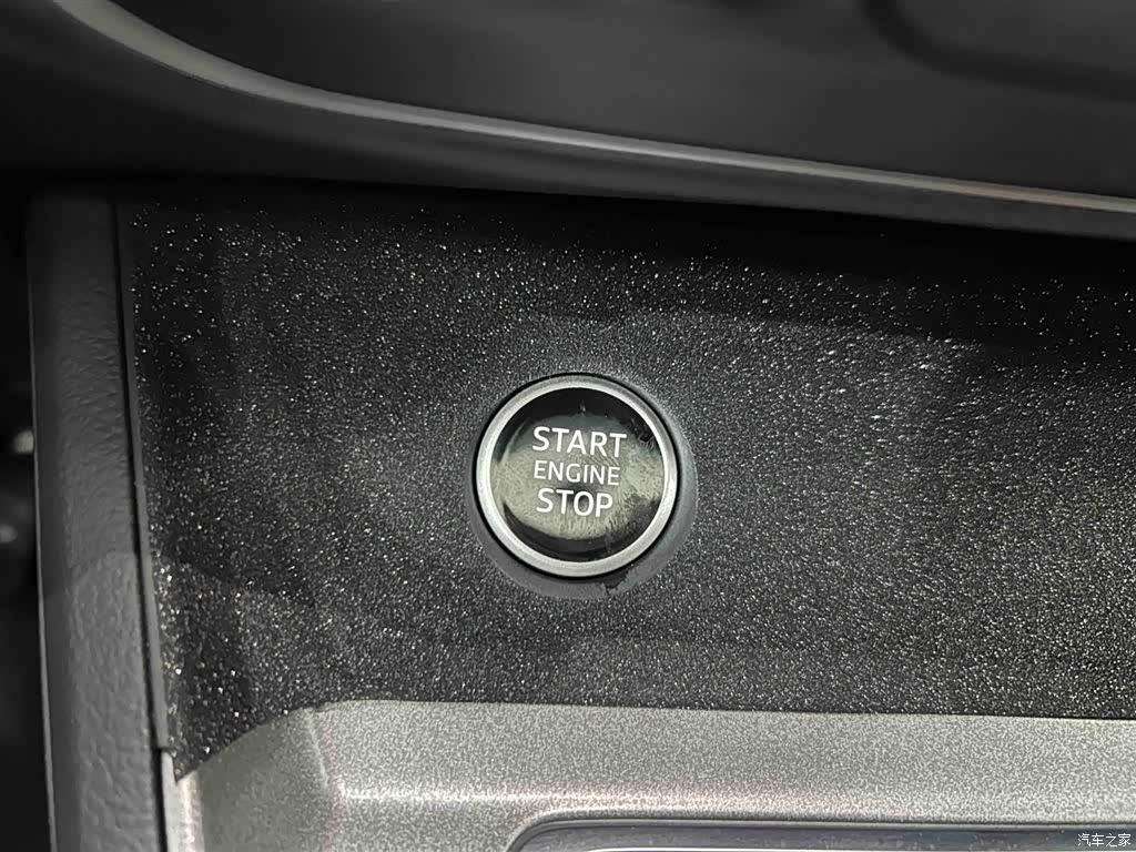 Audi Q3, 2023 4