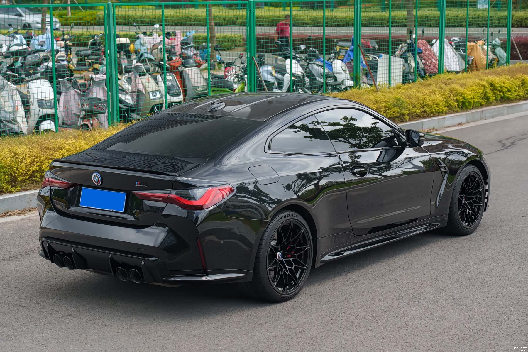 BMW M4, 2023 все фото