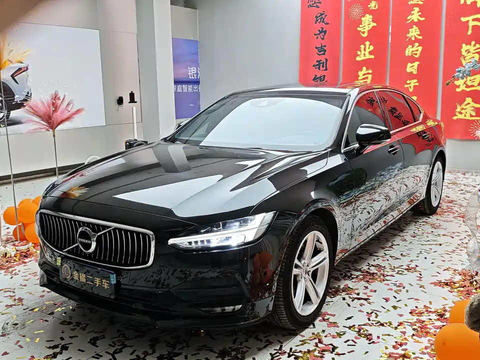 Volvo S90
