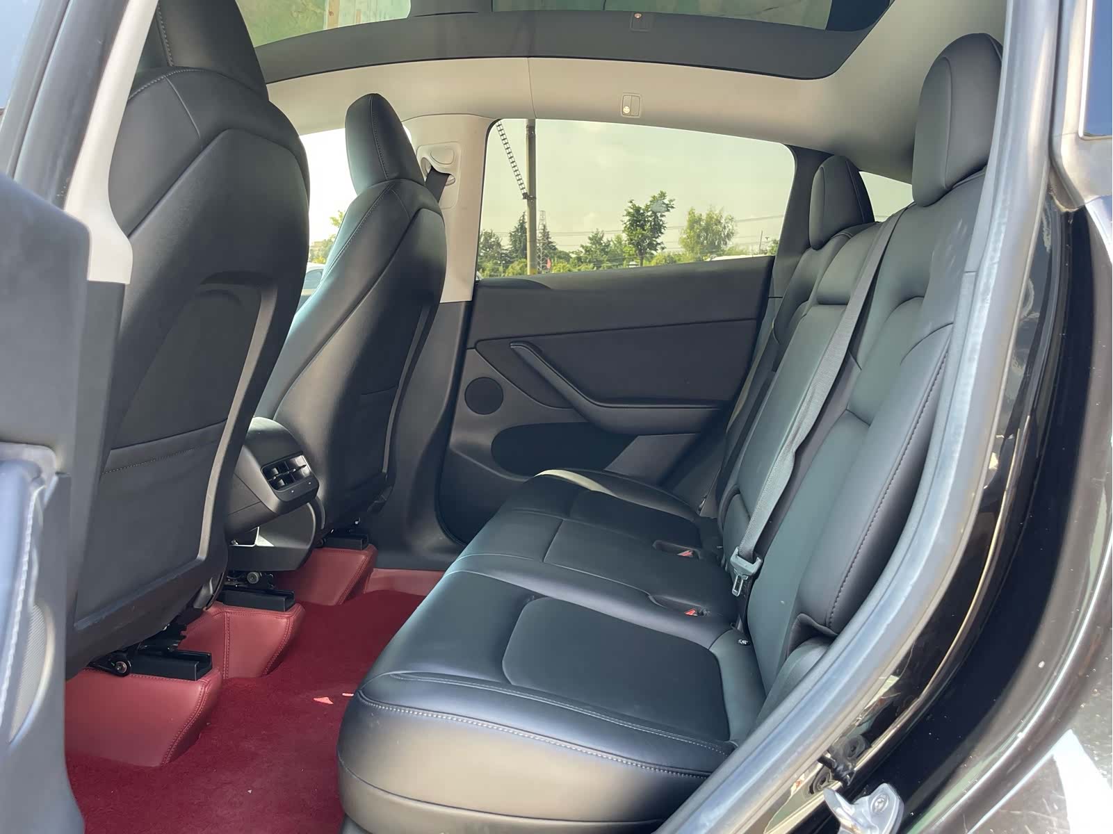 Tesla Model Y, 2022 все фото