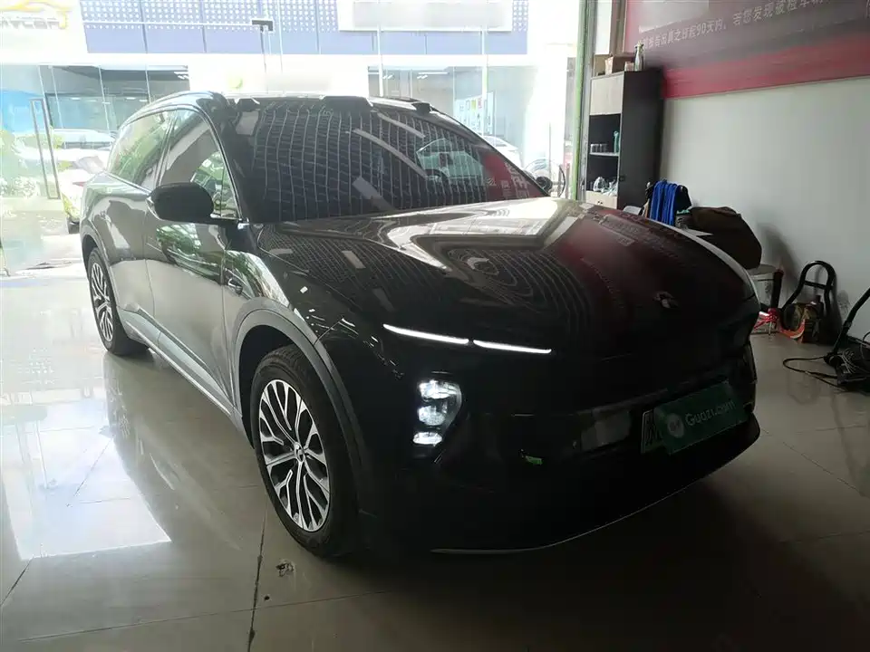 NIO ES6