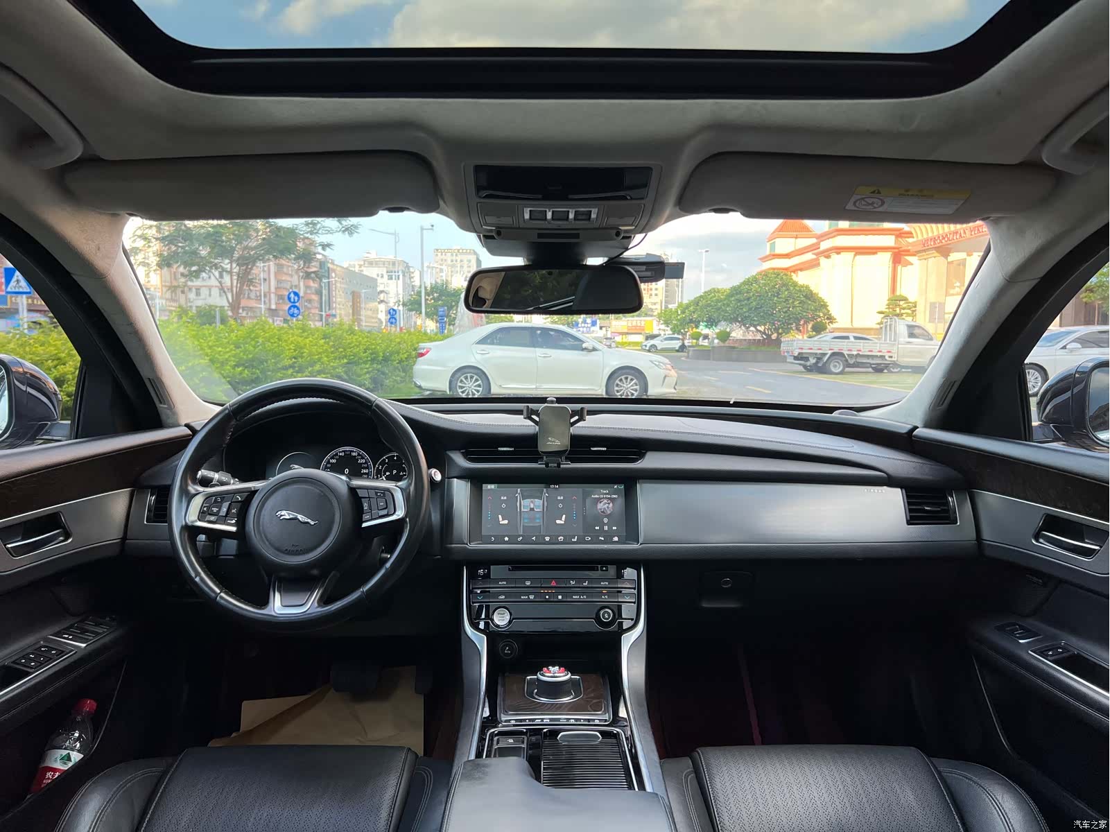 Land Rover XFL, 2018 18