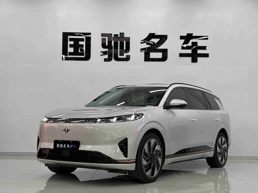 Dongfeng eπ008