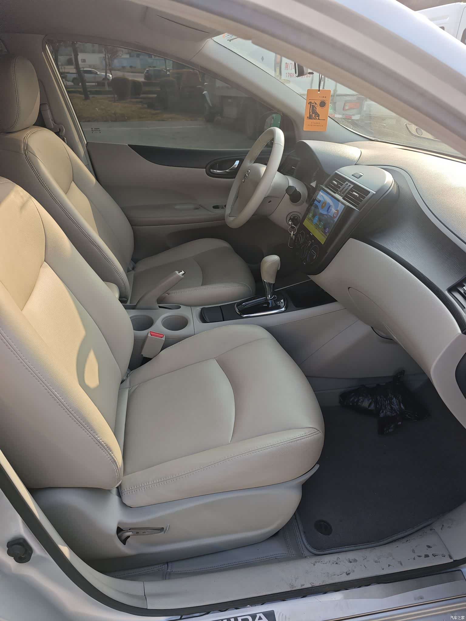 Nissan Tiida, 2013 10