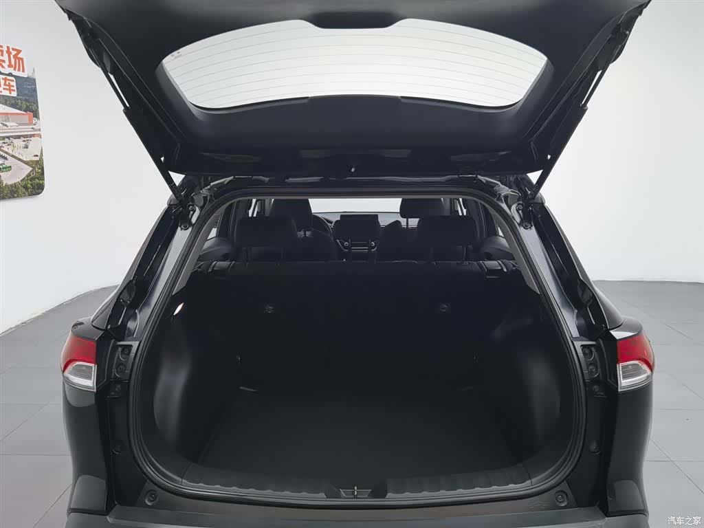 Toyota Frontlander, 2023 16