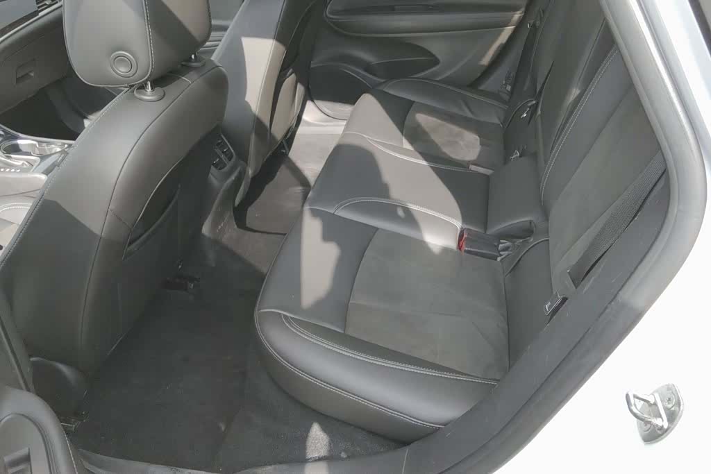 Buick Verano, 2017 11