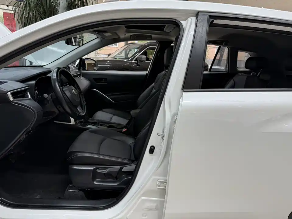 Toyota Corolla Sharp amplifier