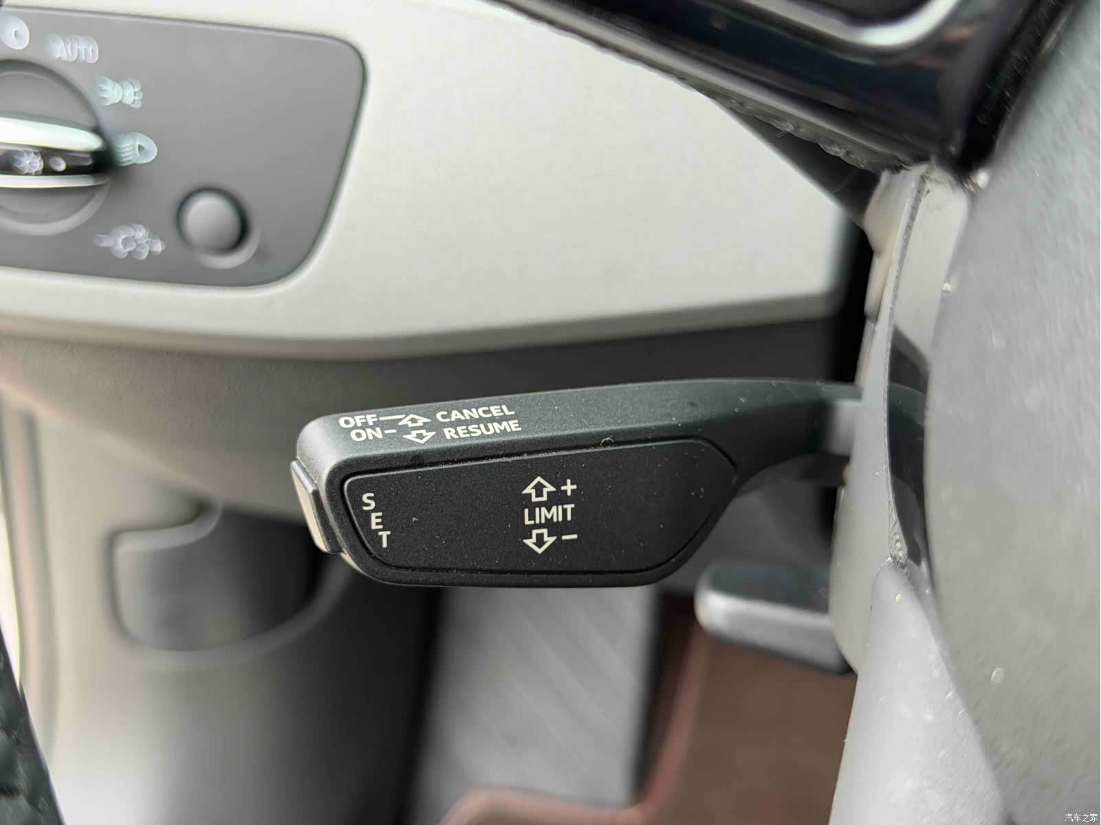 Audi A4L, 2017 18