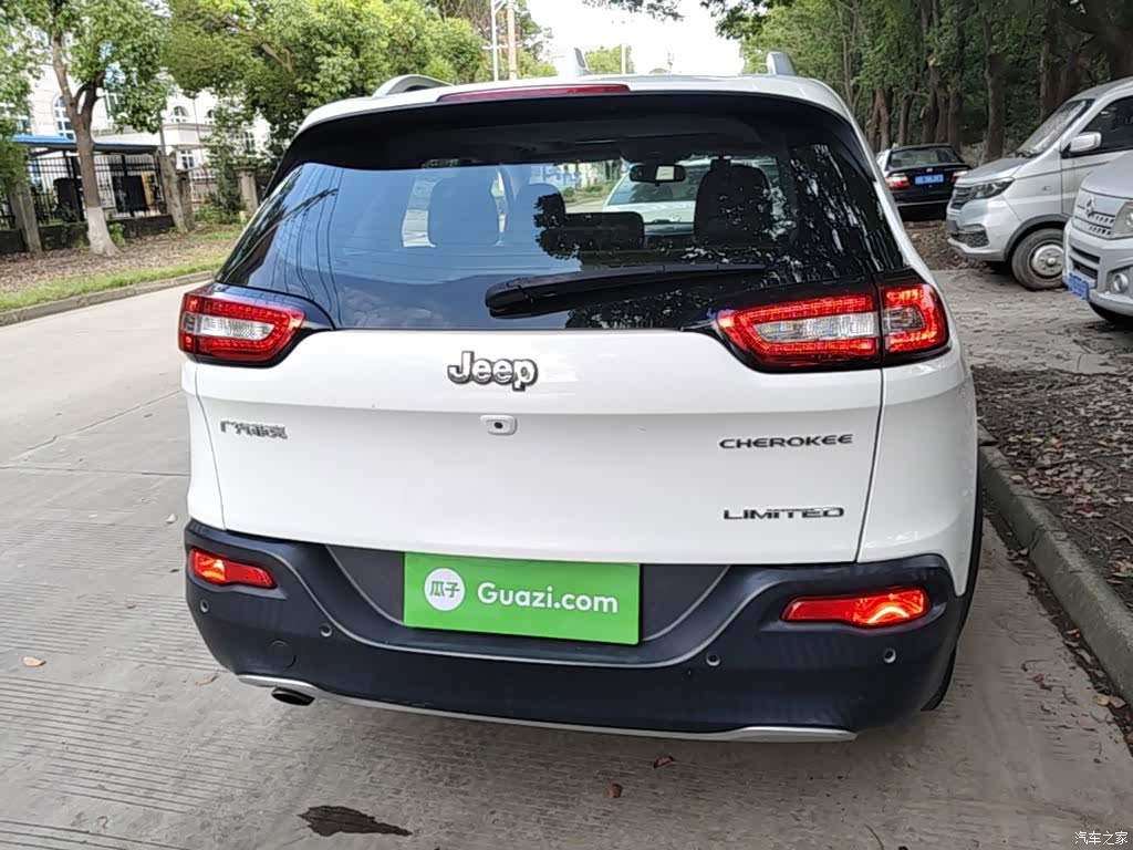 Jeep Cherokee, 2019 3