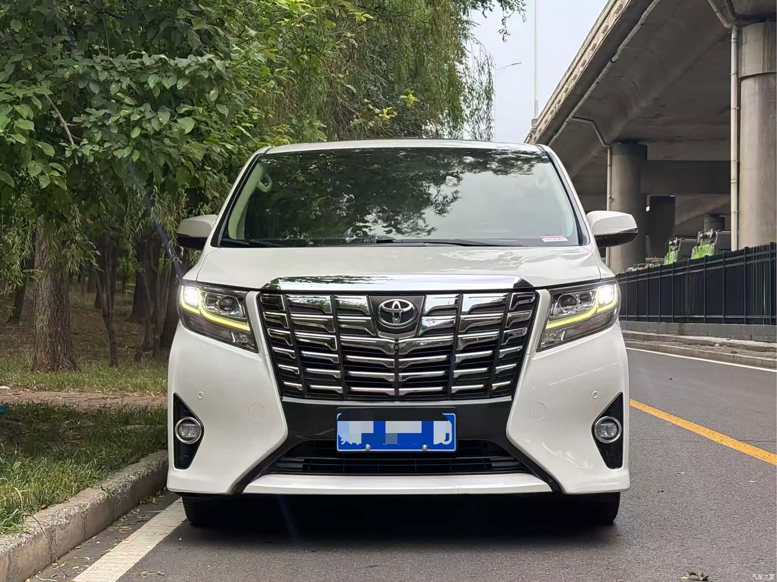 Toyota Alphard, 2015 2
