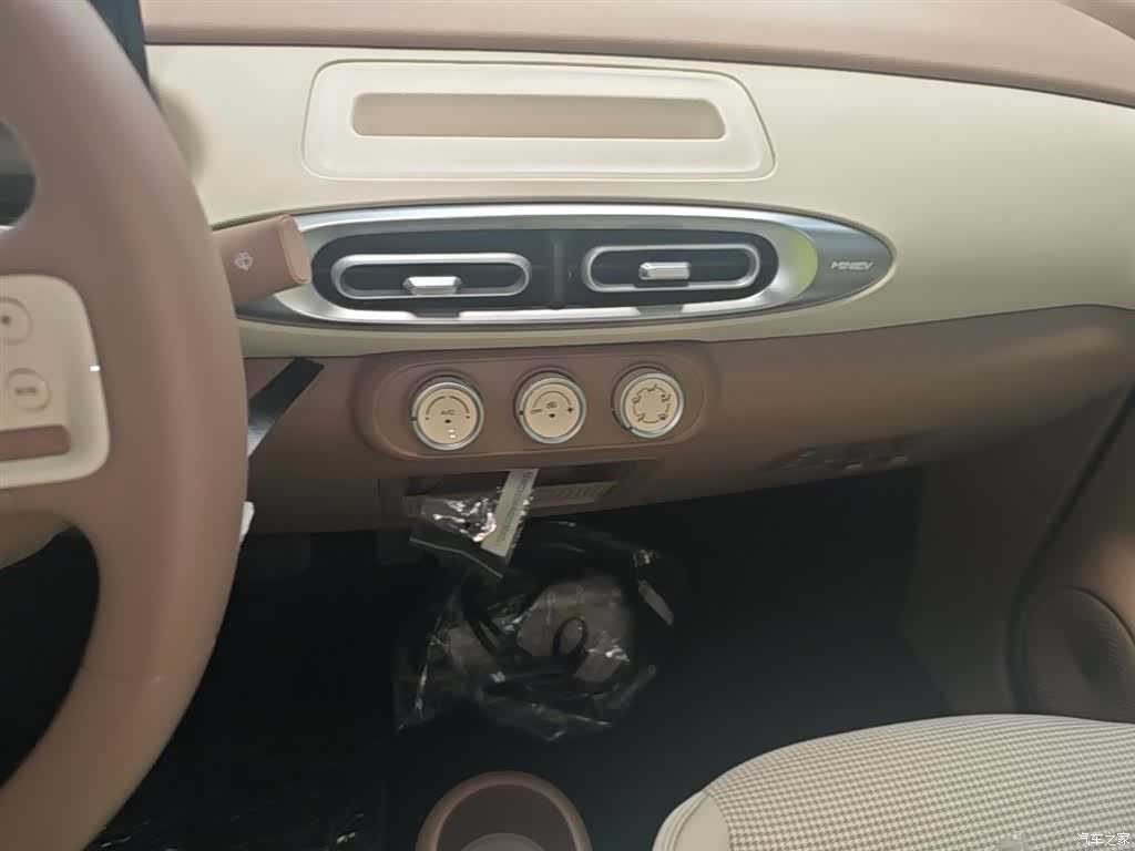 Wuling MINIEV, 2026 13