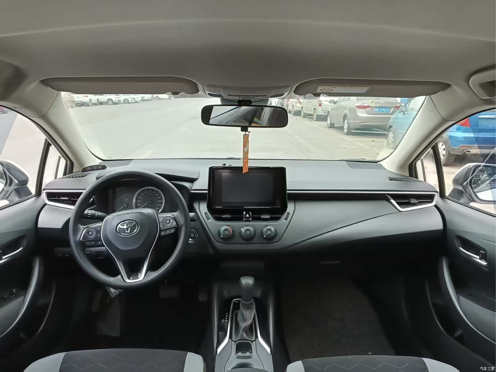 Toyota Corolla, 2023 все фото