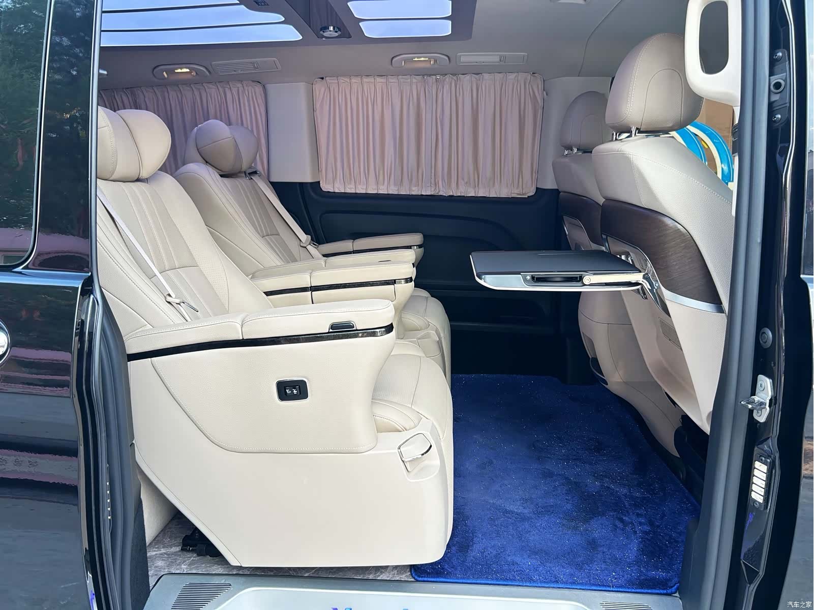 Mercedes-Benz 7, 2025 10