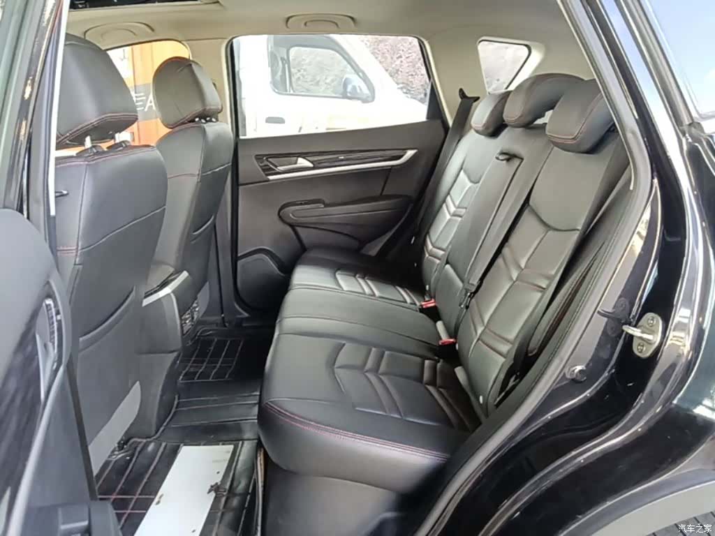 DongFeng AX7, 2017 17