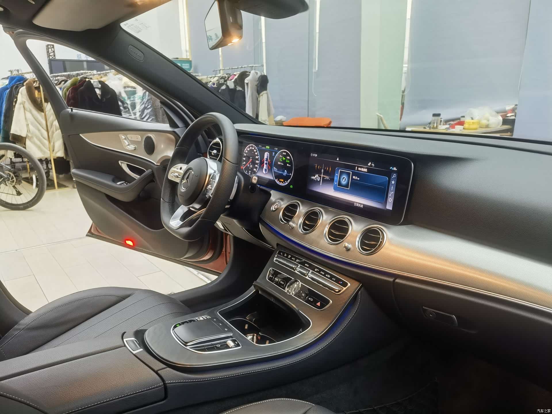 Mercedes-Benz E-Class, 2019 6