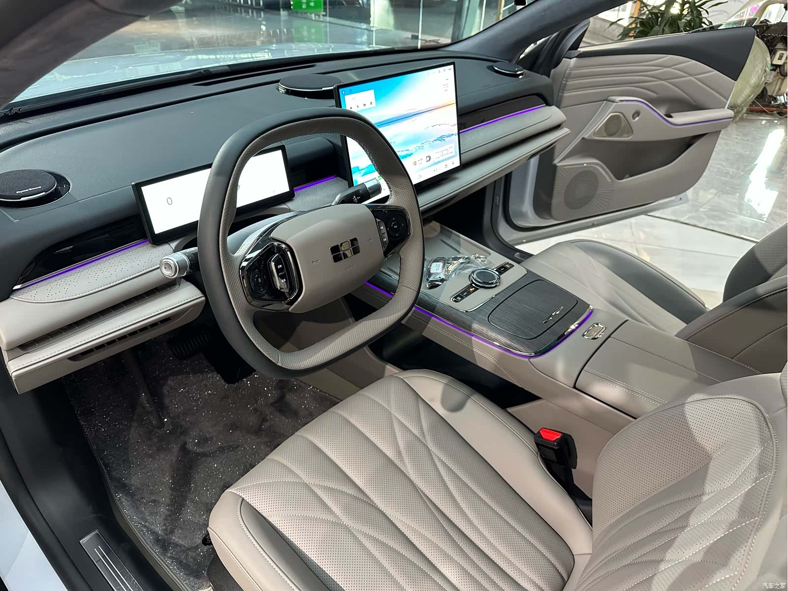 Geely 8, 2025 9