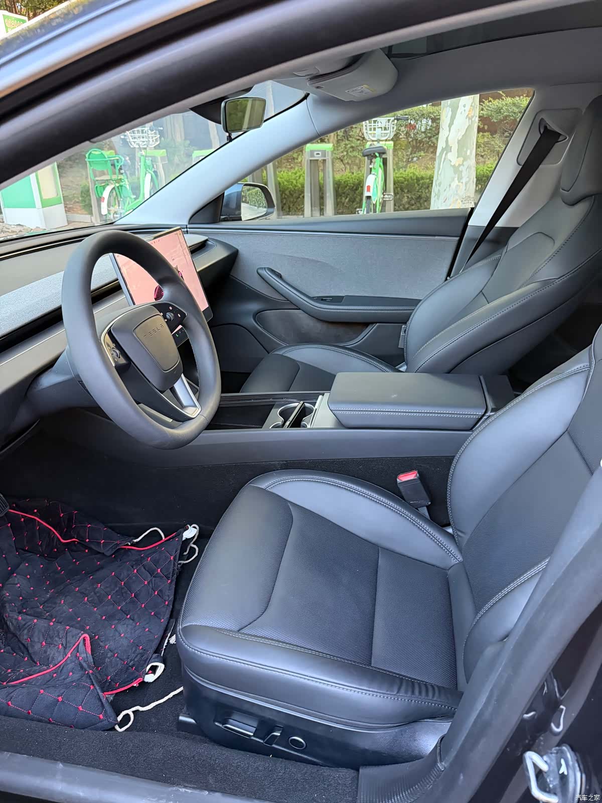 Tesla Model 3, 2025 все фото
