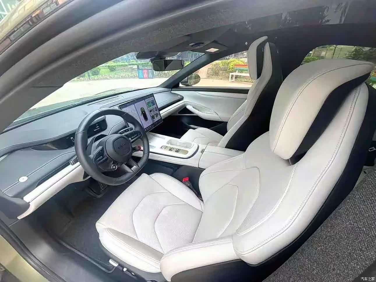Xiaomi SU7, 2024 4