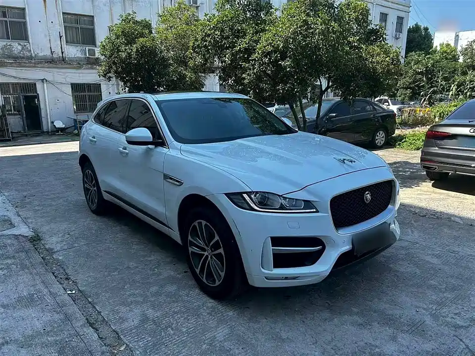 Jaguar F-PACE
