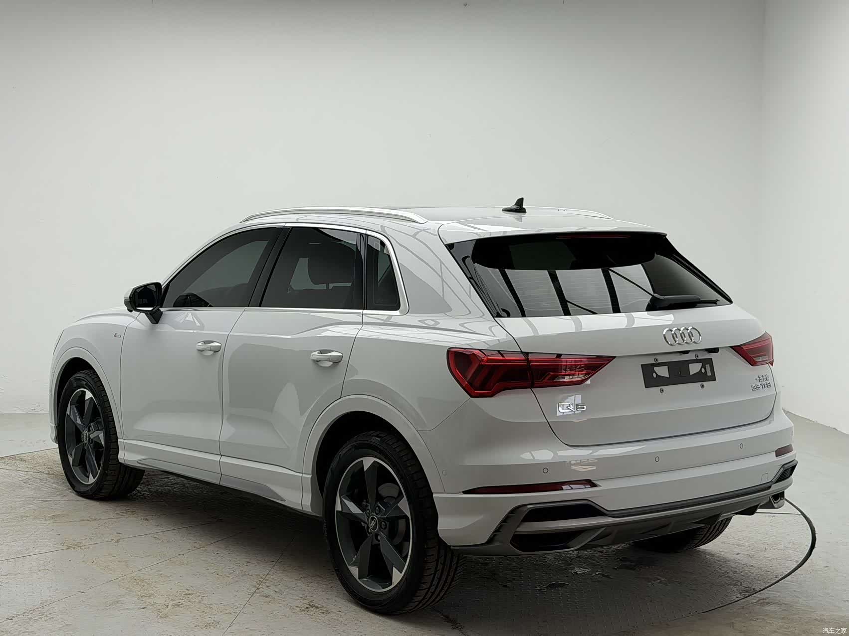 Audi Q3, 2023 17
