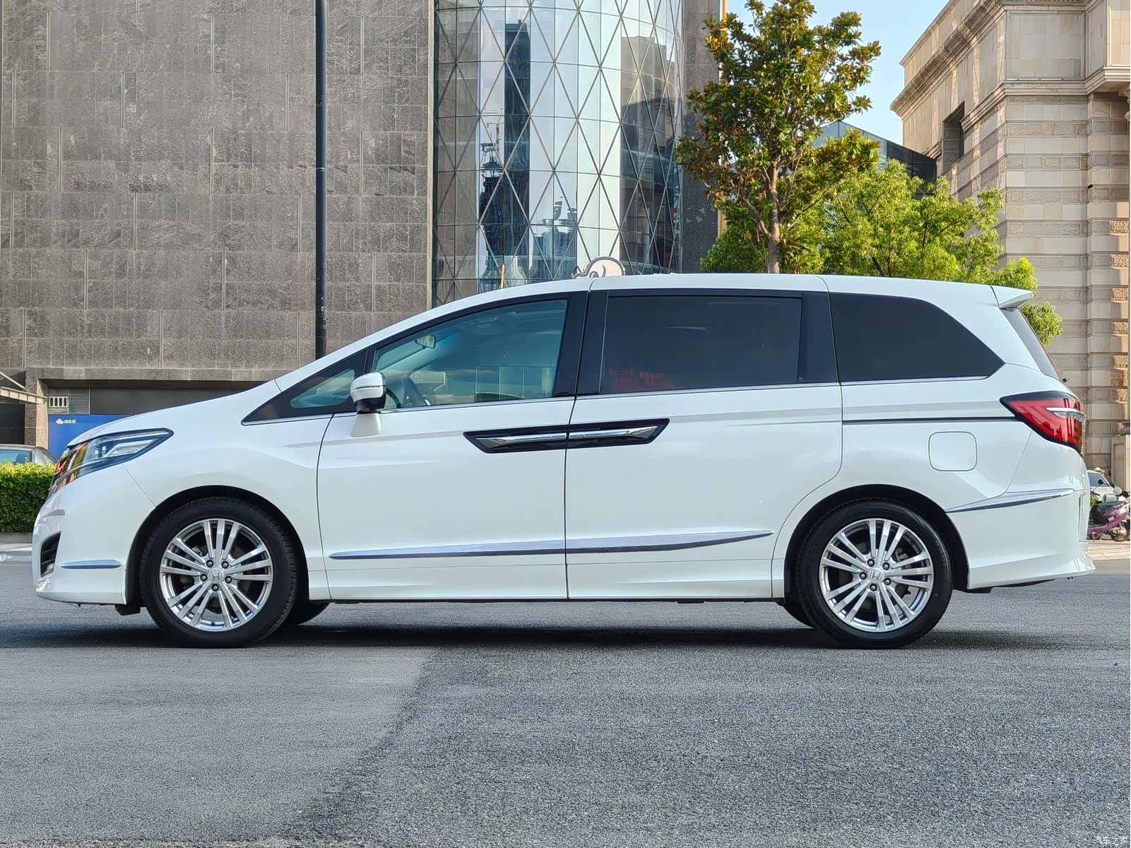 Honda Elysion, 2017 10