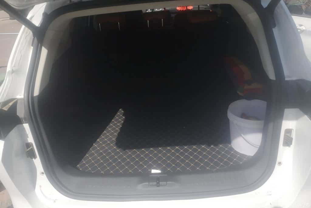 Jetour L7, 2025 4
