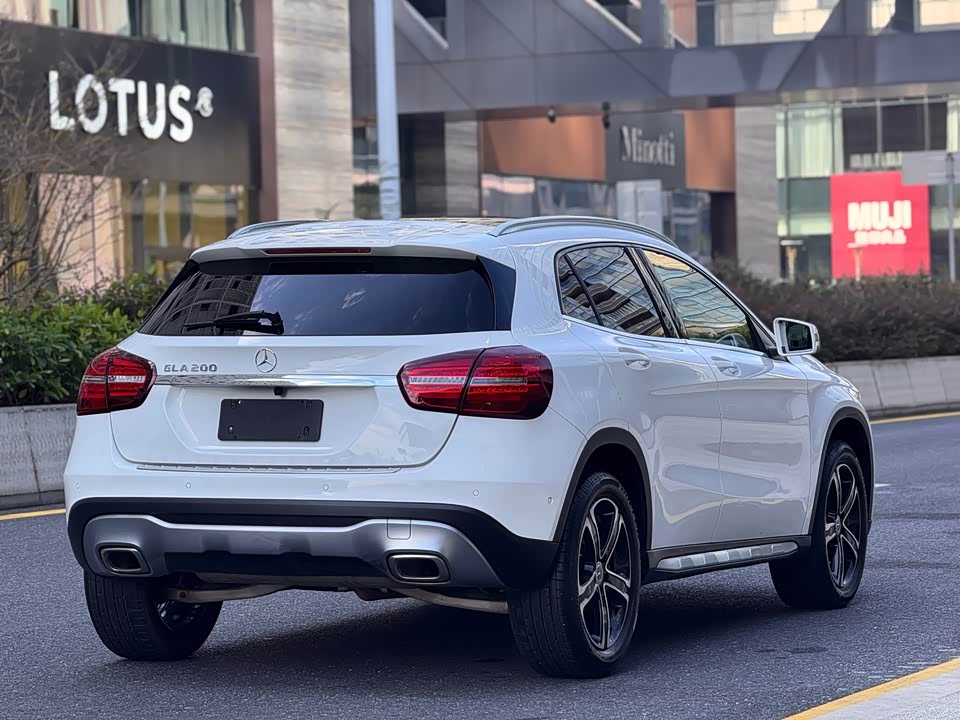 Mercedes-Benz GLA