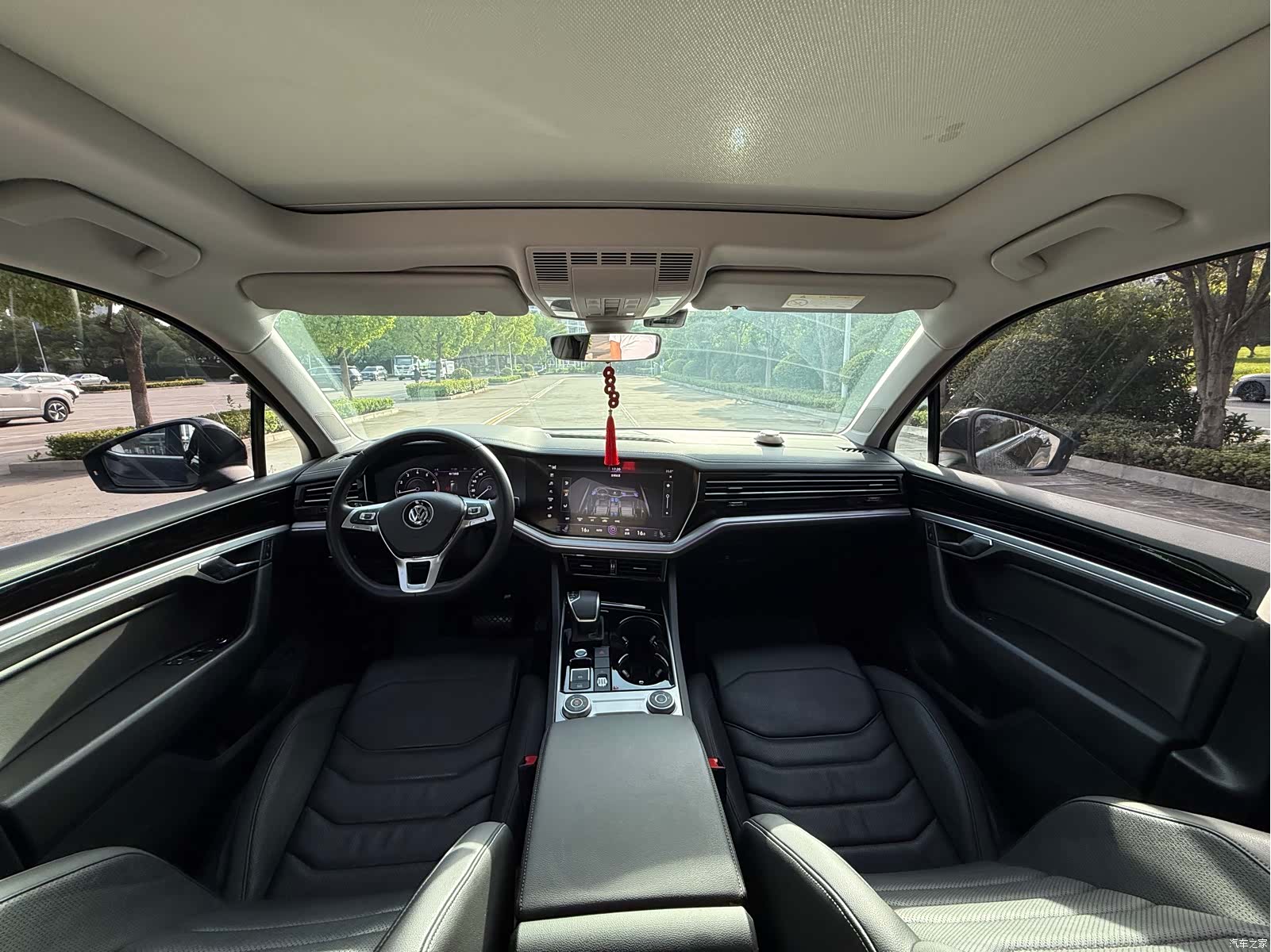Volkswagen Touareg, 2020 10