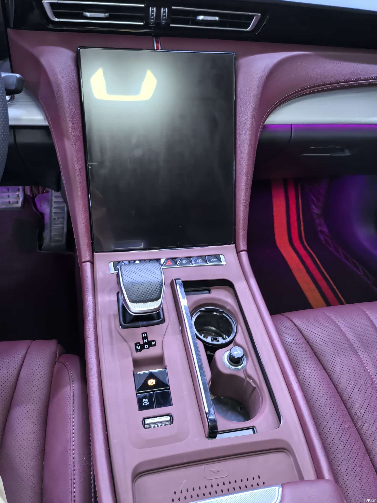 Hongqi H5, 2025 10