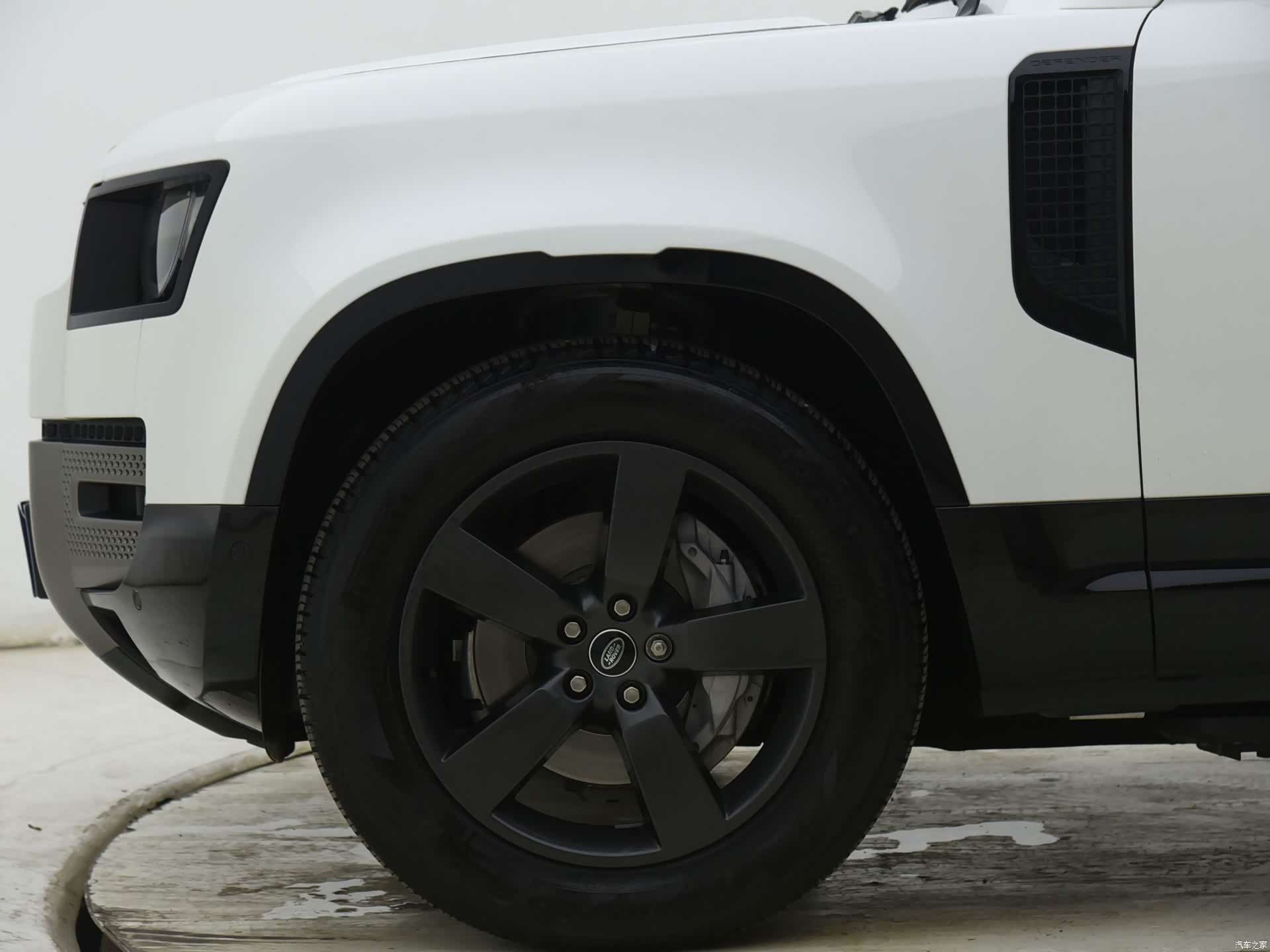 Land Rover Defender, 2021 33