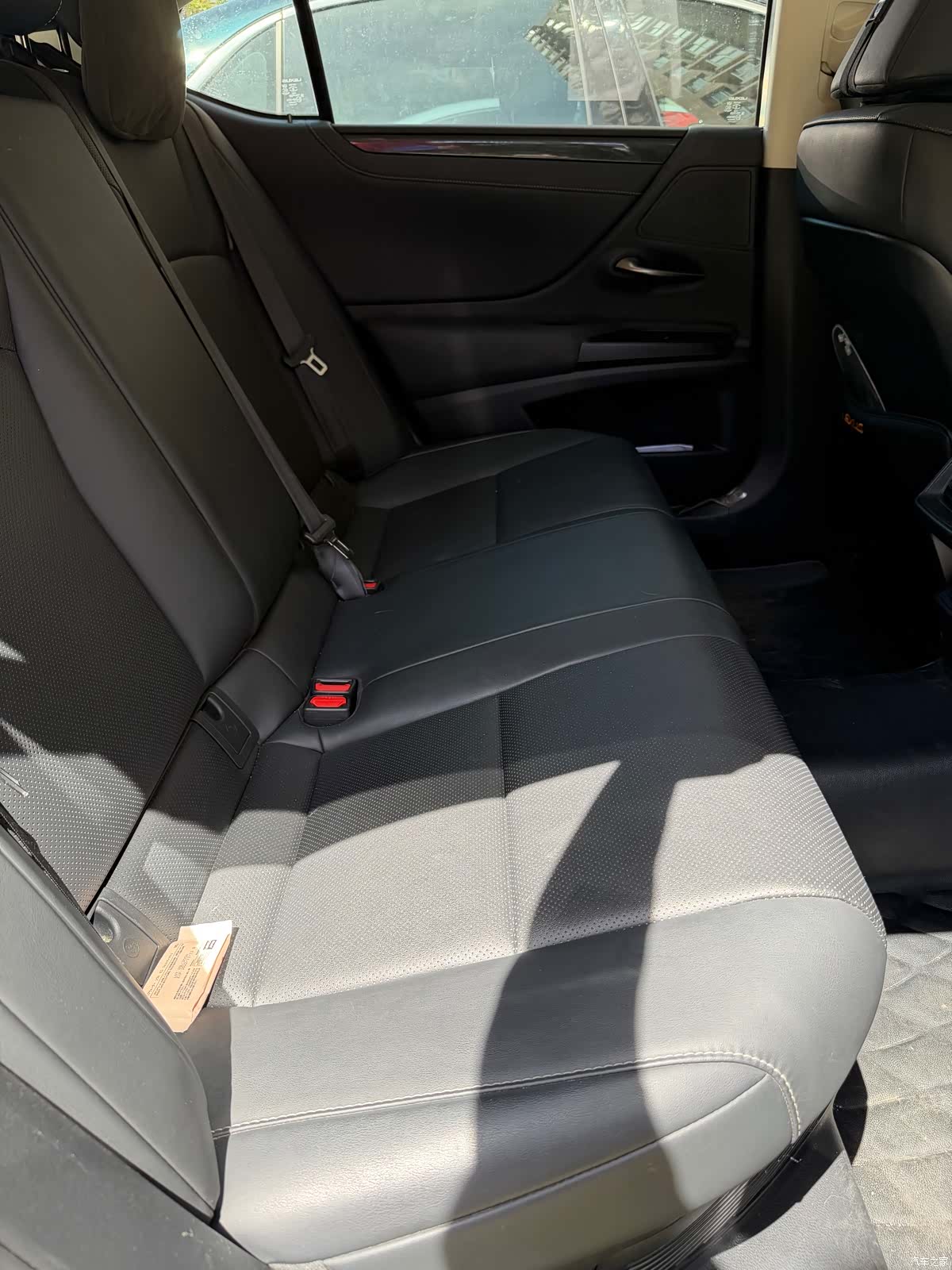Lexus ES, 2021 4