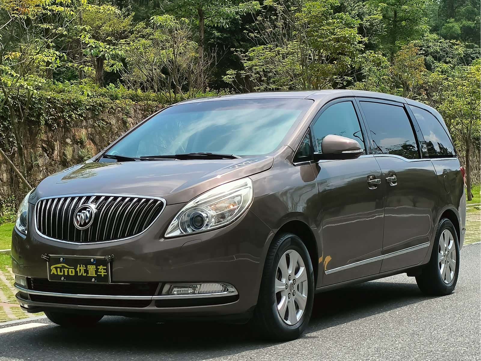 Buick GL8, 2015 1