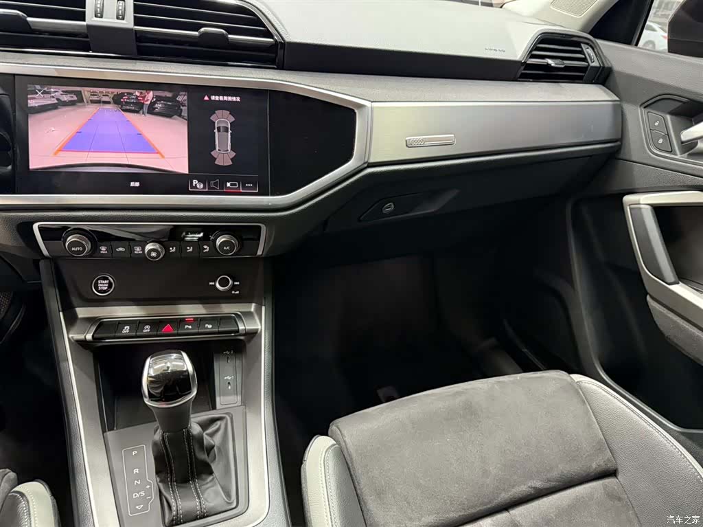 Audi Q3, 2023 12
