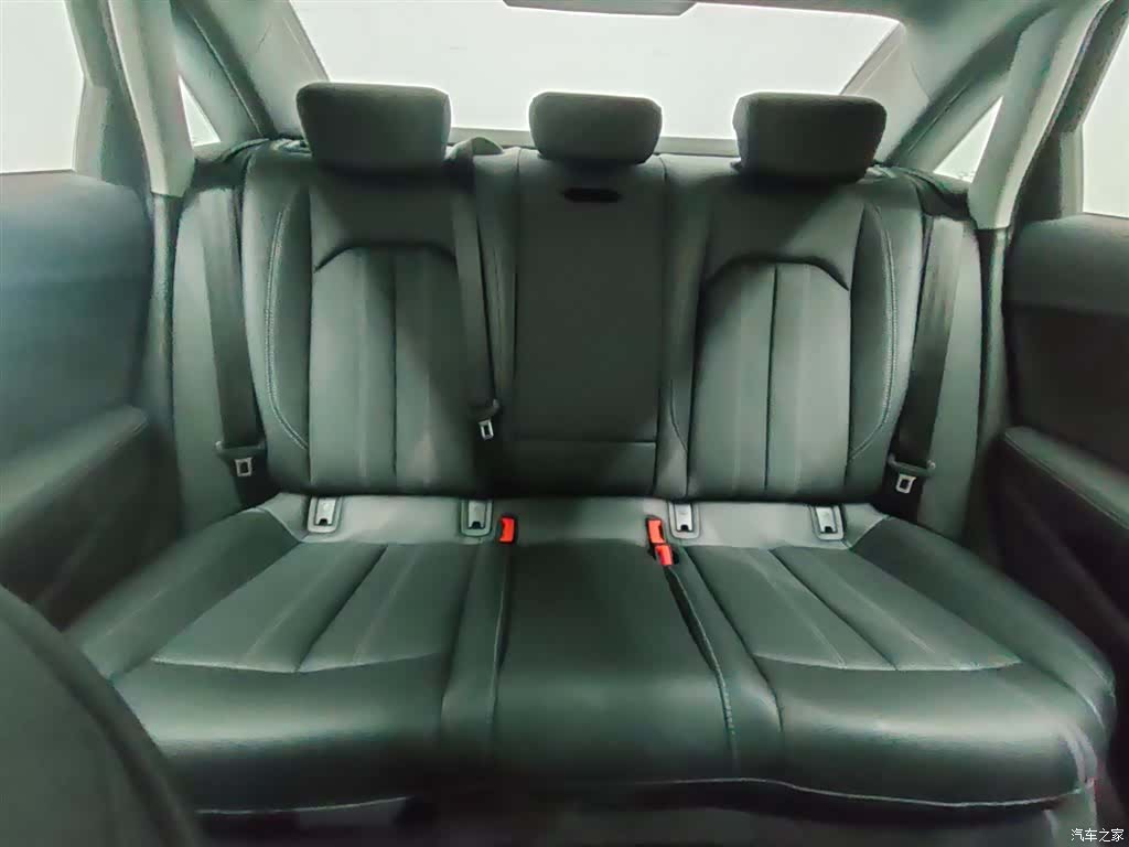 Audi A4L, 2023 13