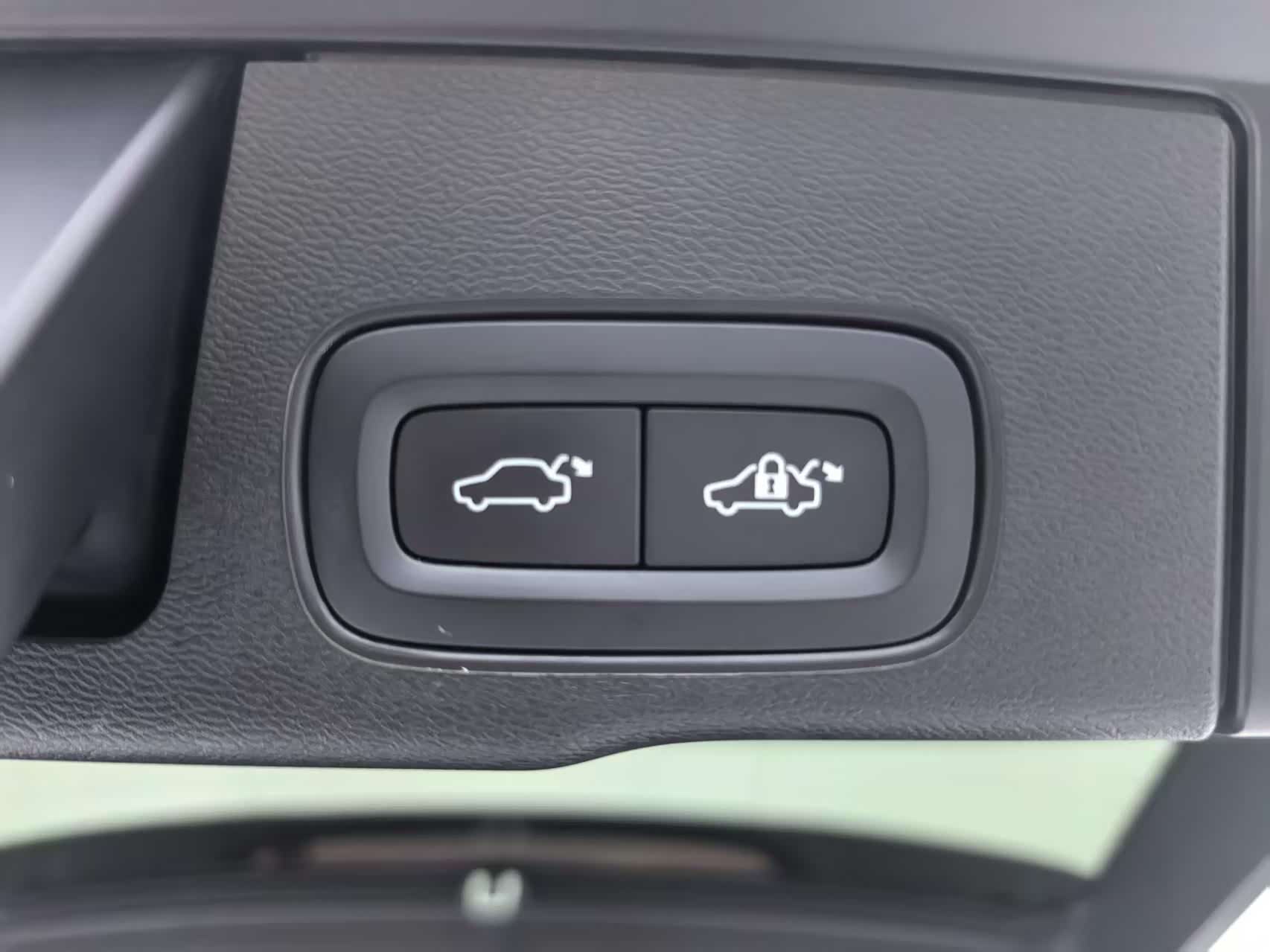 Volvo XC60, 2022 23