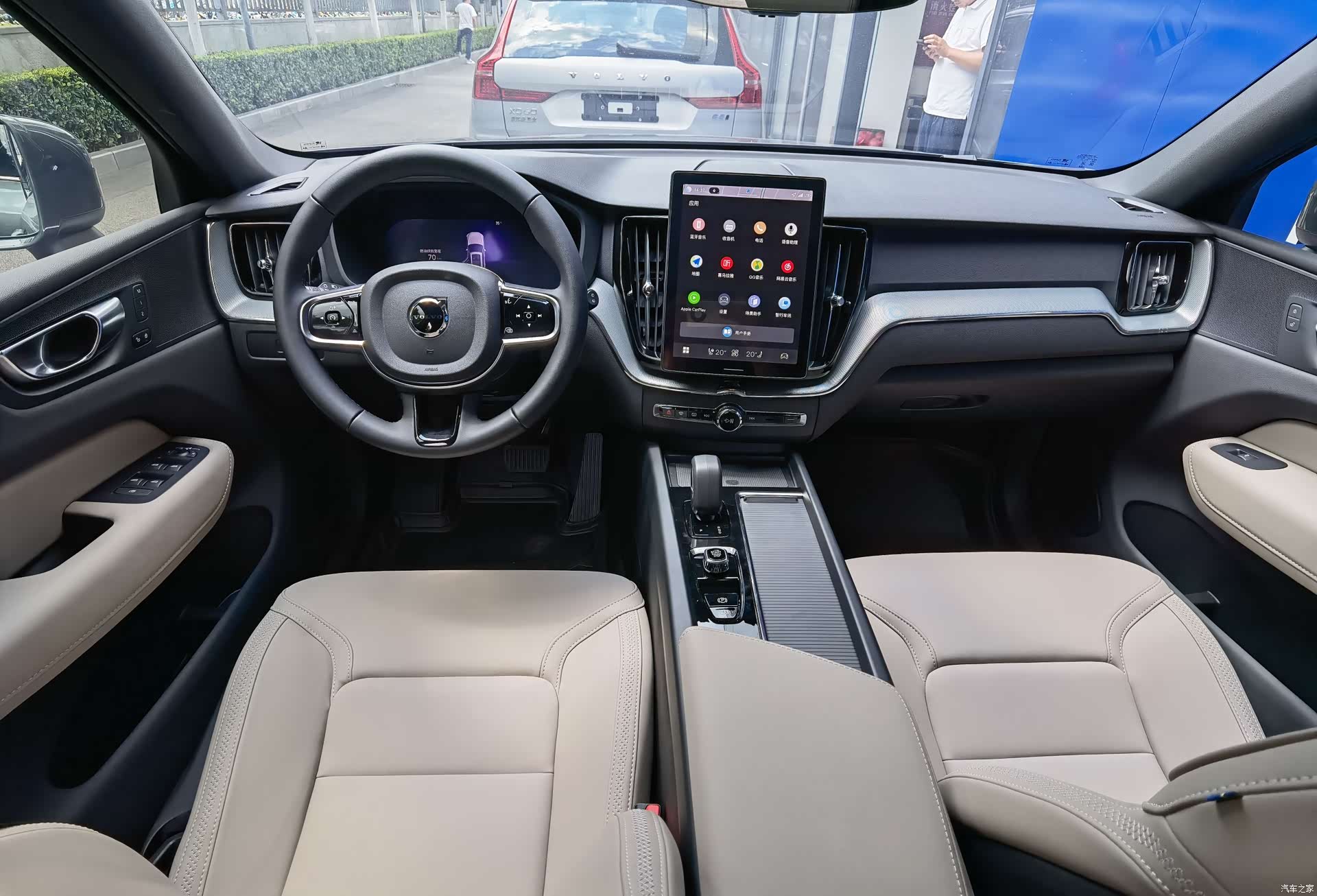 Volvo XC60, 2025 11
