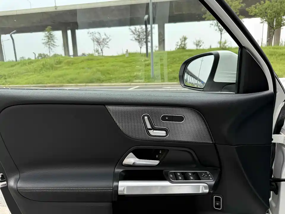 Mercedes-Benz EQB Mercedes-Benz EQB