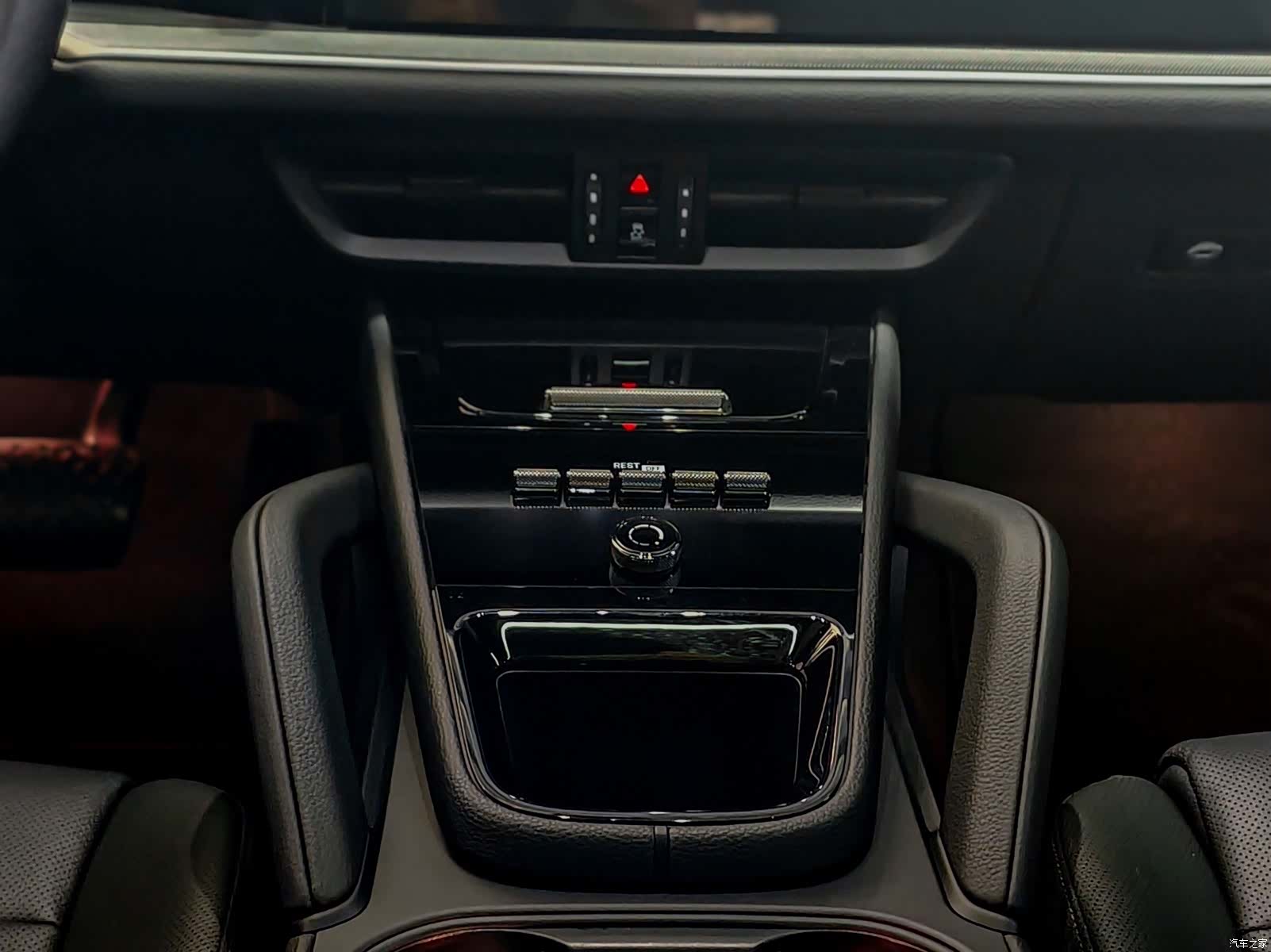 Porsche Cayenne, 2024 13