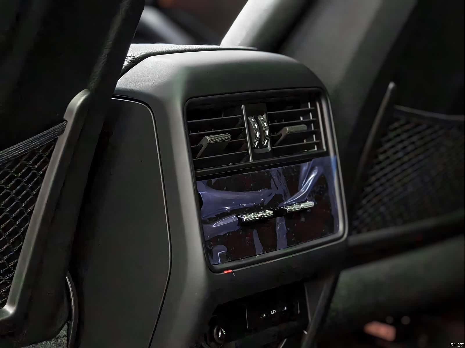 Porsche Cayenne, 2024 11