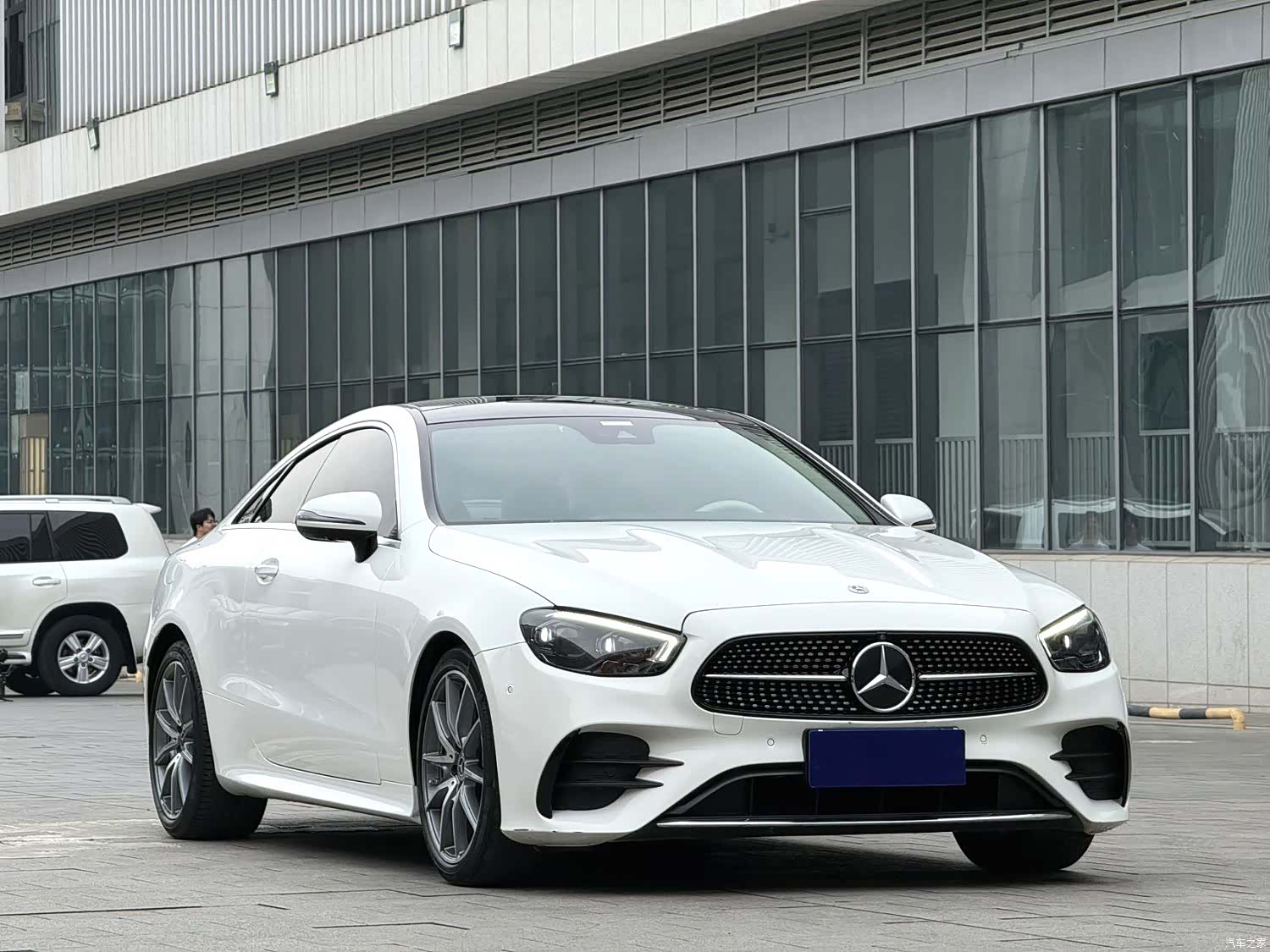Mercedes-Benz E-Class, 2021 3