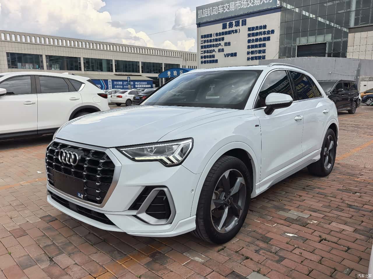 Audi Q3, 2022 1