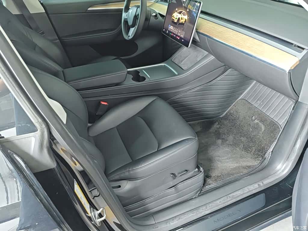 Tesla Model Y, 2022 25