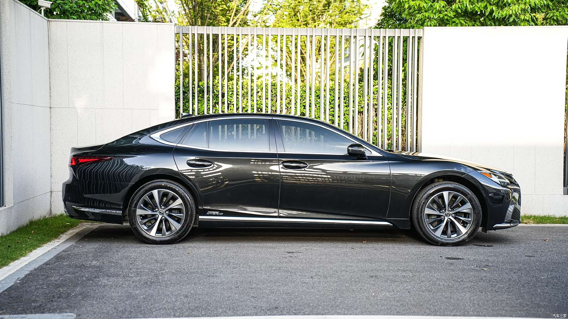 Lexus LS, 2023 7