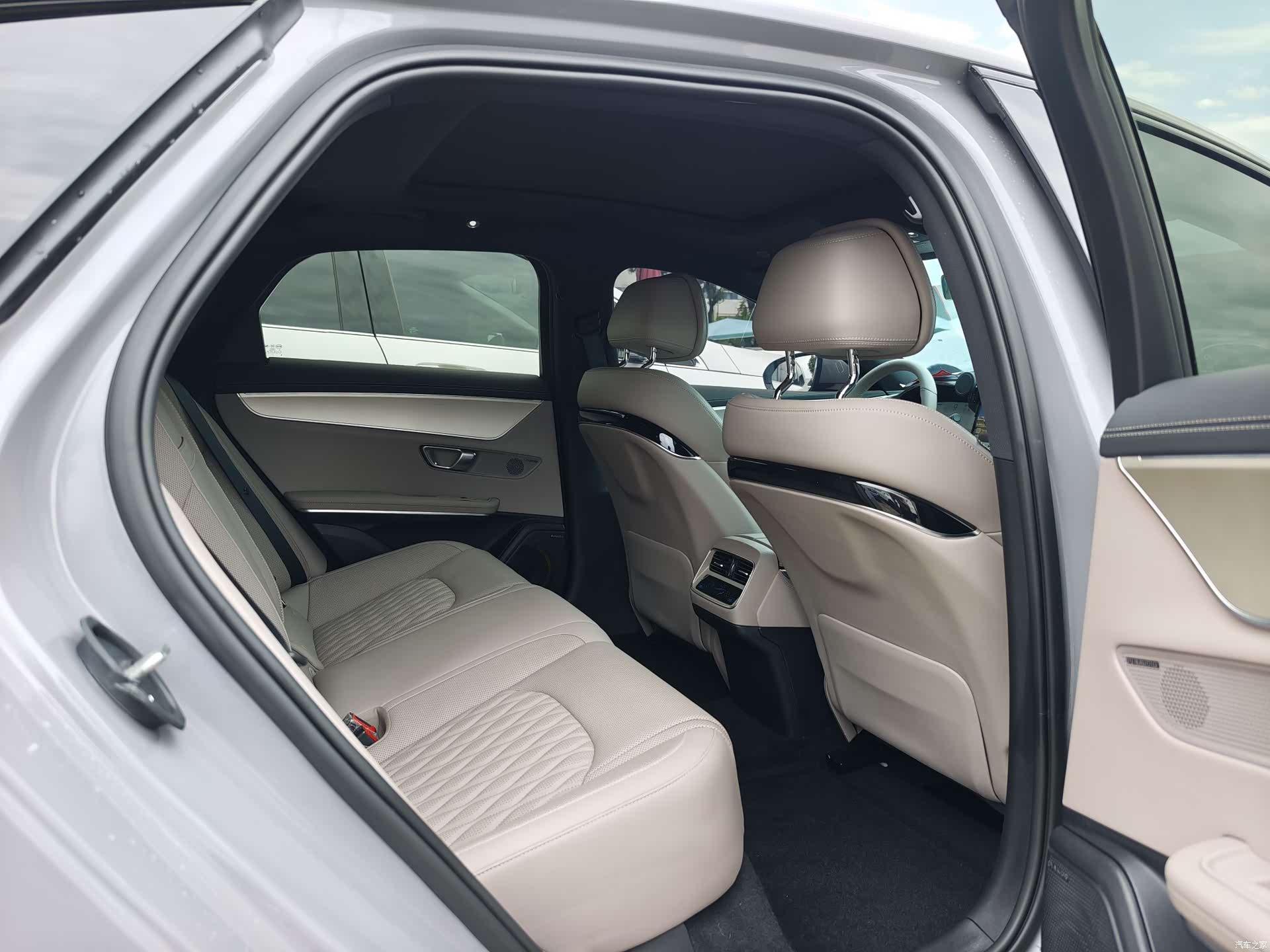 BYD Han, 2025 7